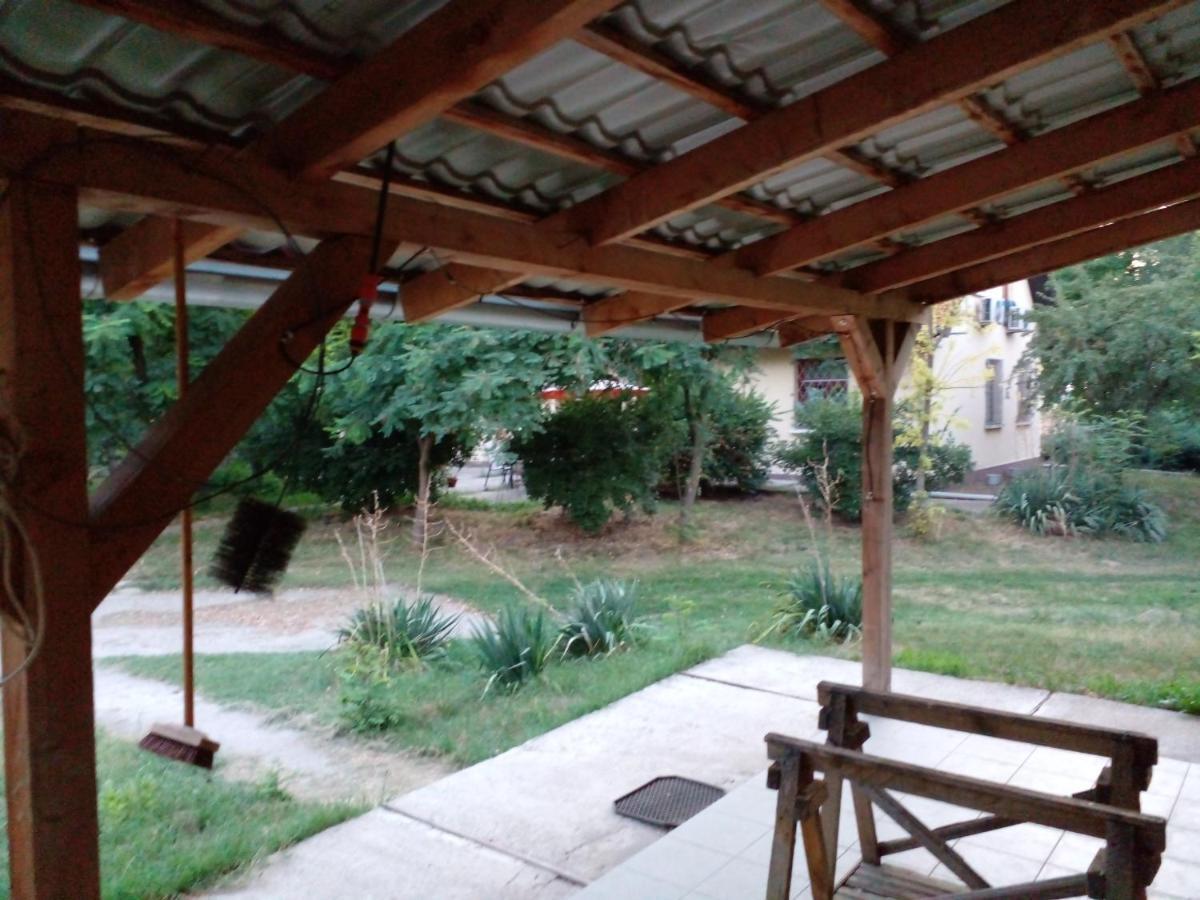 Dutch Farm In Felsolajos Apartamento Exterior foto